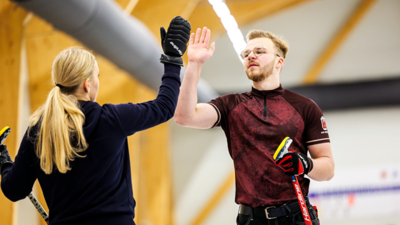 Jauktais pāris Gaidule/Buncis pirms olimpiskās kvalifikācijas aizvadīs treniņnometni Kanādā