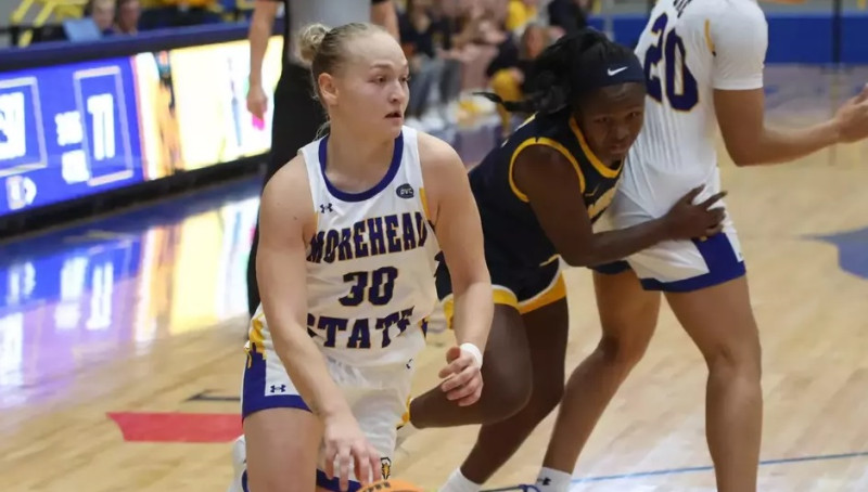 Igauniete izceļas ar "triple-double" NCAA spēlē