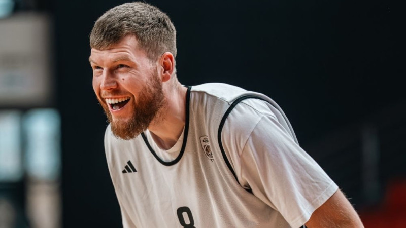 Dāvim daudzpusīgs sniegums uzvarā, Strautiņš aktīvs zem groziem zaudējumā