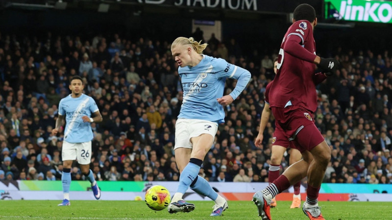 Holannam 2+1 drošā ''City'' uzvarā, ''Chelsea'' Ņūkāslā atspēlējas no 0:2