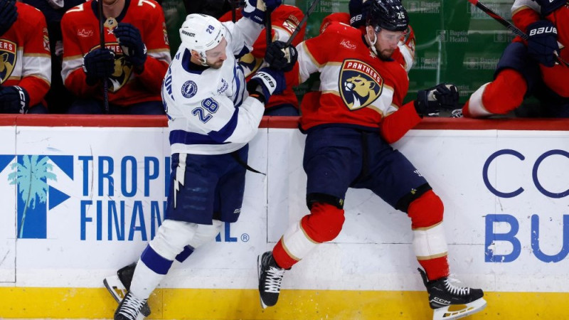 Girgensons ar cītīgu darbu mazākumā palīdz "Lightning" uzveikt Balinska ″Panthers″