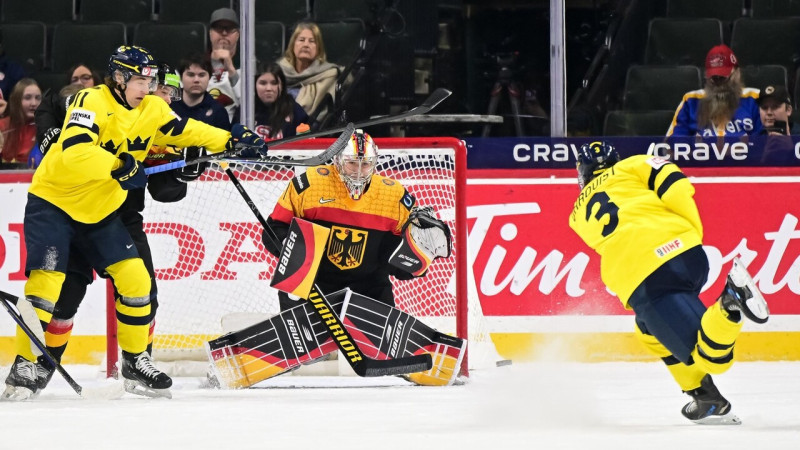 Zviedri pēc ilgušām grūtībām beidzot pārbrauc pretinieku aizsardzībai