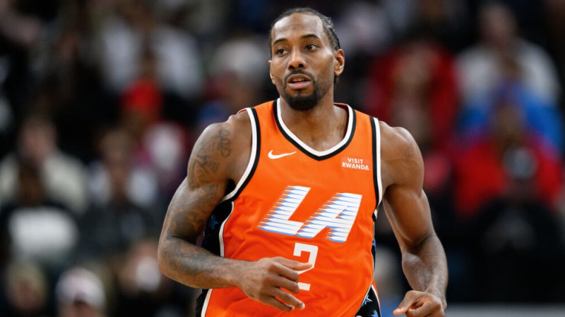 Lenards karjeras spēlē samet pusi ''Clippers'' punktu, ''Thunder'' un ''Lakers'' grauj