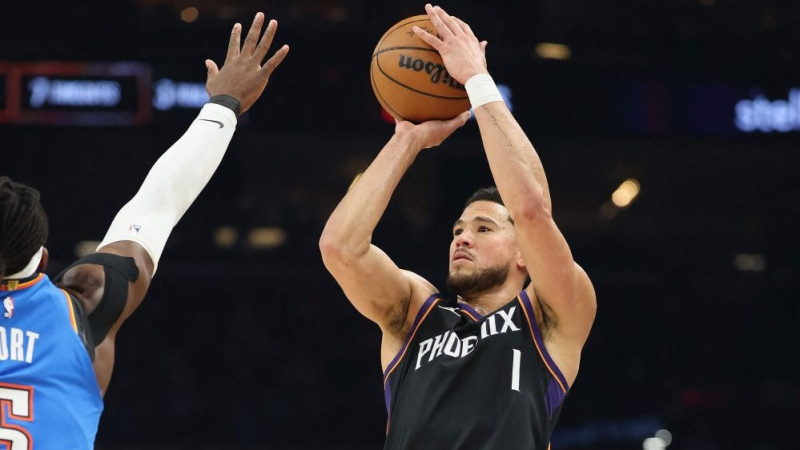 Bukers ar pēdējās sekundes metienu nogremdē ″Thunder″