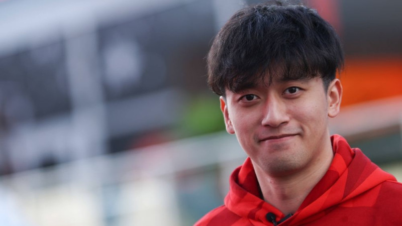 F1 jaunpienācēja pilotu sastāvam pievieno Žou
