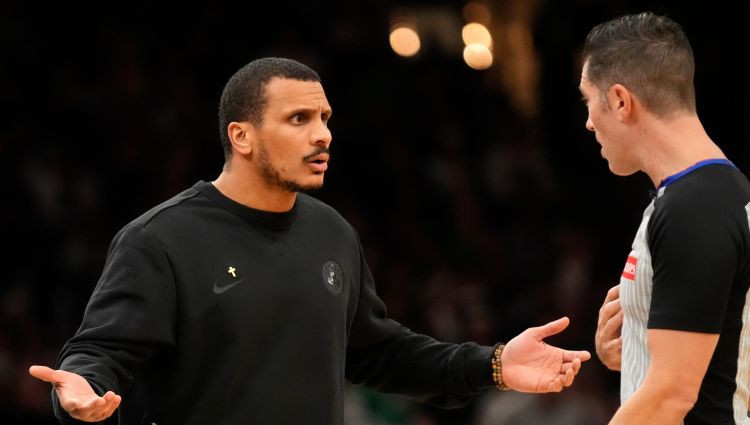 Seši jautājumi, sešas vienādas atbildes. Bostonas "Celtics" atkal neapmierināta ar tiesāšanu