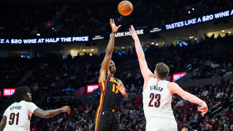 ''Hawks'' bez Porziņģa izgāž ceturto ceturtdaļu un zaudē Portlendā