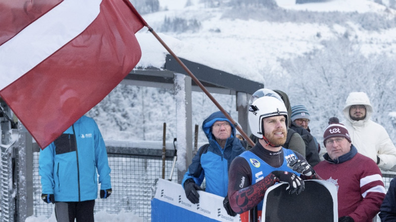 Latvijas kamaniņu braucēji stafetē tiek pie Eiropas čempionāta bronzas