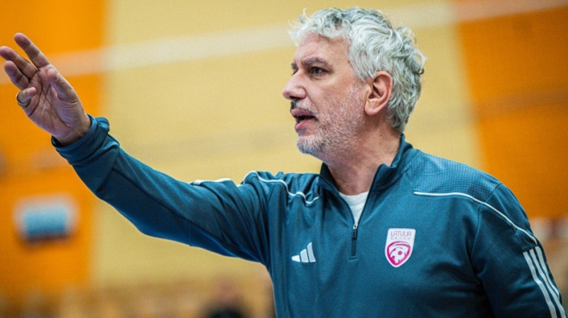 Telpu futbola izlases treneris: ''Vajadzīga mūsu pašu ticība un pārliecība, ka varam paveikt lielas lietas''