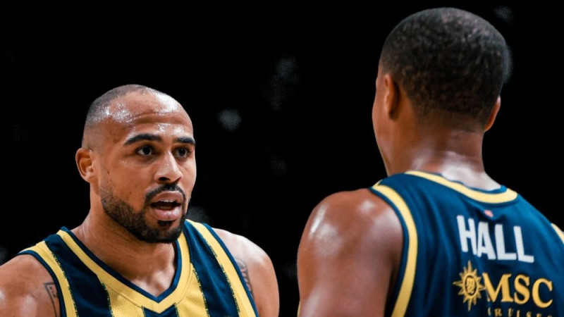 "Ugunīgais" Edvardss netraucē "Fenerbahce" nostiprināties EL otrajā vietā