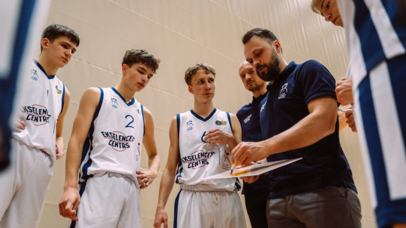 Ekselences centra programmas trešajā sezonā prasmes pilnveido 49 jaunieši