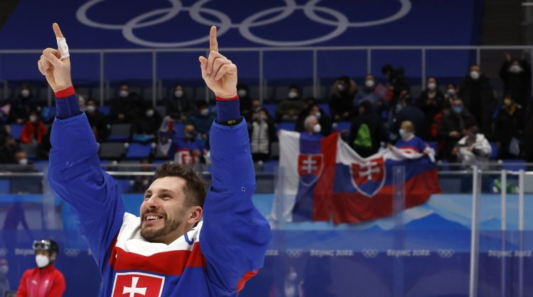 Centru zaudē arī Slovākija: Milānā bez Pekinas bronzas kapteiņa