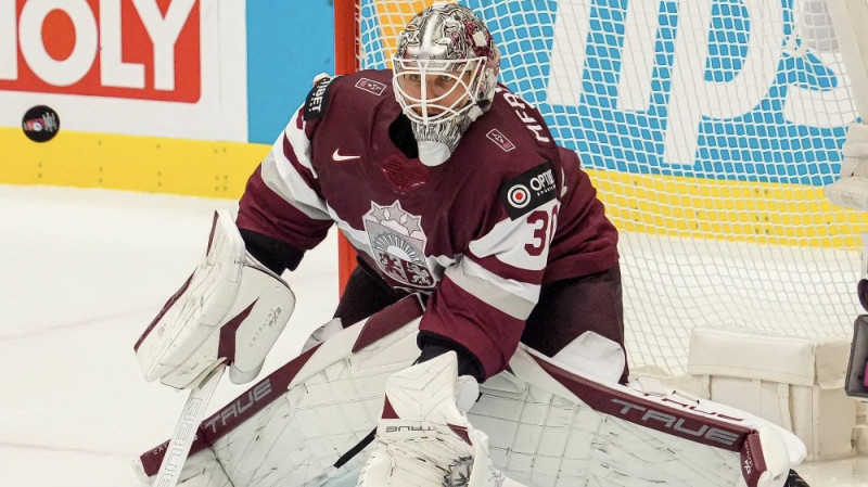 Ločmelis ieradies Milānā, šodien ielidos arī Merzļikins