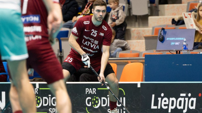 Florbolisti pietiekami mierīgā cīņā kvalificējas finālturnīram