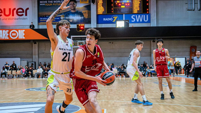 Jauniešu Eirolīga: Jēkabsons iemet 13 punktus, Veinbergs - piecus