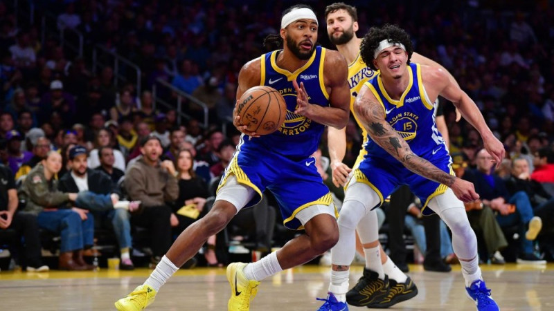 Traumu nomāktā ″Warriors″ bez Porziņģa piekāpjas ″Lakers″
