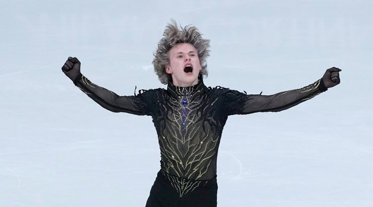 Daiļslidošanas pirmo zeltu pēdējā disciplīnā izcīna ASV komanda, ekstāzē arī Džokovičs