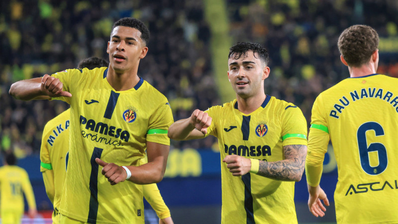 "Villareal" mājas laukumā īsā laika sprīdī saplosa "Espanyol" un tabulā panāk "Atletico"