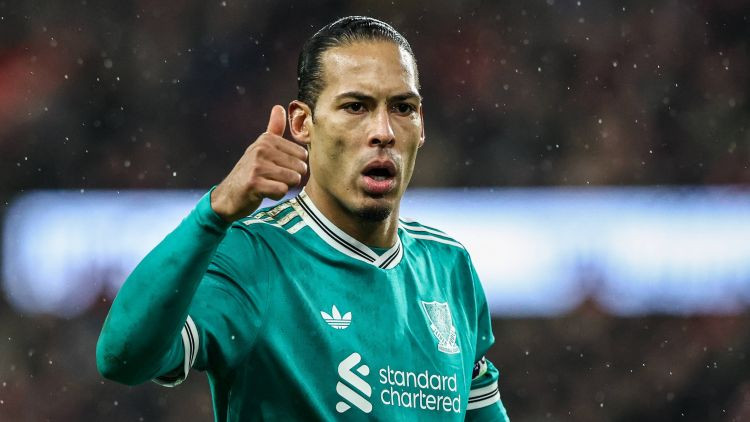 "Manchester City" un "Liverpool" uzvar pēc savstarpējās kaujas, pastarīte "Burnley" beidzot svin