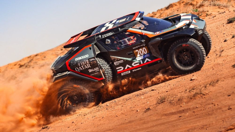 Dakaras čempione "Dacia" pēc šīs sezonas slēgs rallijreida komandu