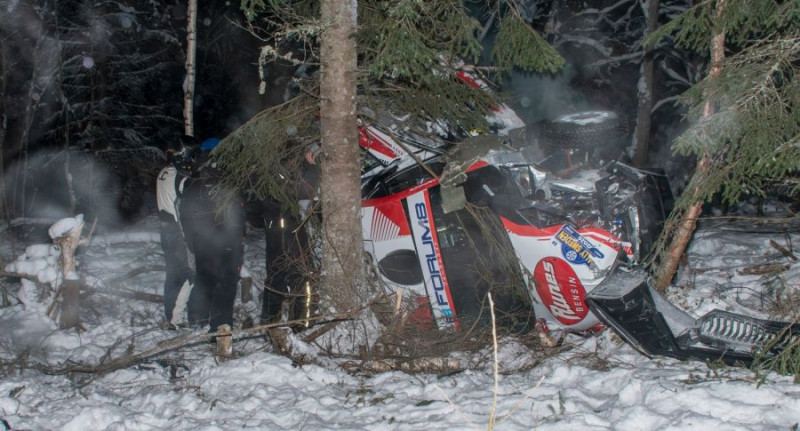 Zviedru sportists piedzīvo smagu avāriju (+foto)