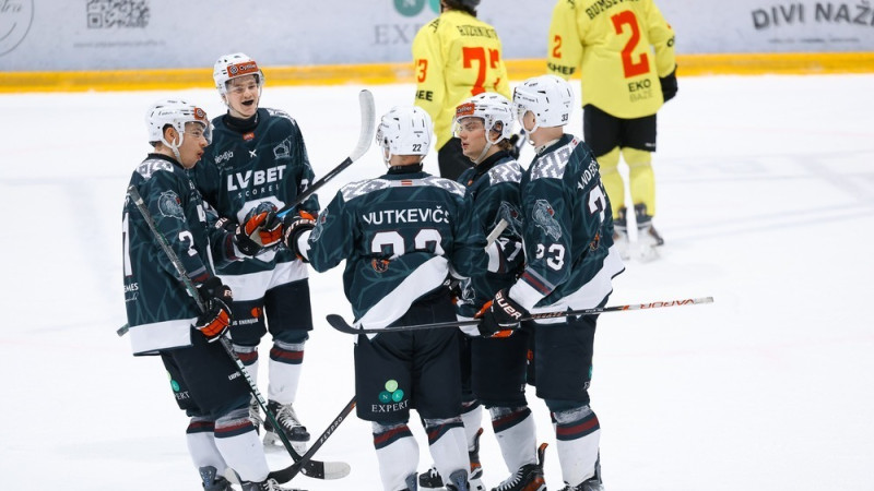 Vutkevičs izceļas ar hat-trick un iesaista "Liepāju" cīņā par pirmo vietu