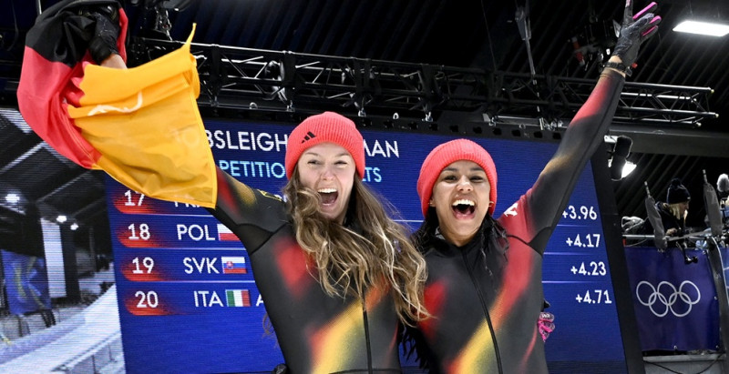 Vācijas bobslejistēm dubultuzvara divnieku sacensībās