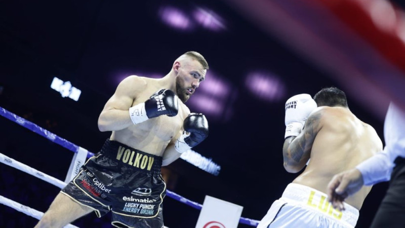 Volkovs dominē aizraujošā cīņā un izcīna IBF starpkontinentālā čempiona titulu
