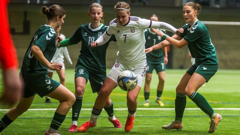 Baltijas kausa pirmajā mačā Latvijas U19 sieviešu izlase izsēj vadību