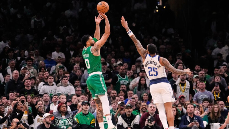 Teitums atgriežas pēc mazāk nekā desmit mēnešiem, ''Knicks'' ar +39 grauj Denveru