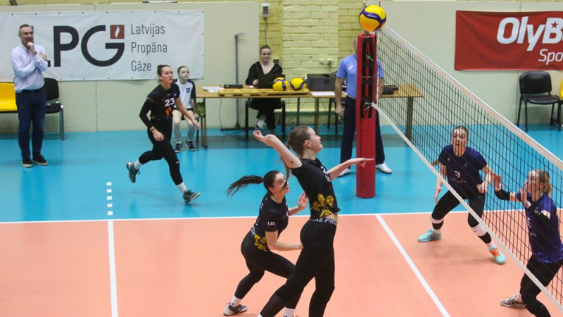 Latvijas čempionātā sievietēm volejbolā Daugavpils Sporta skolai uzvara izbraukumā