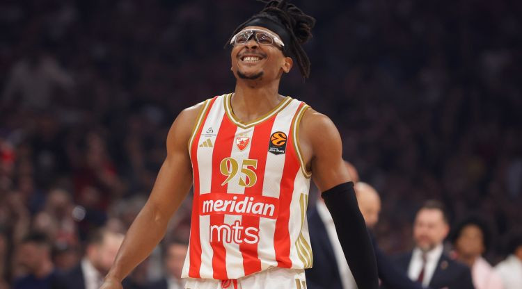 Eirolīgas līdere "Fenerbahce" bez Žagara netiek pie 20 uzvaru sērijas