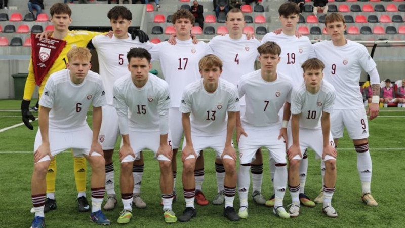 Latvijas U17 futbolisti uzveic albāņus