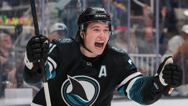 NHL jaunākā zvaigzne sasniedz 40 vārtu atzīmi un ar 2+2 nokārto uzvaru