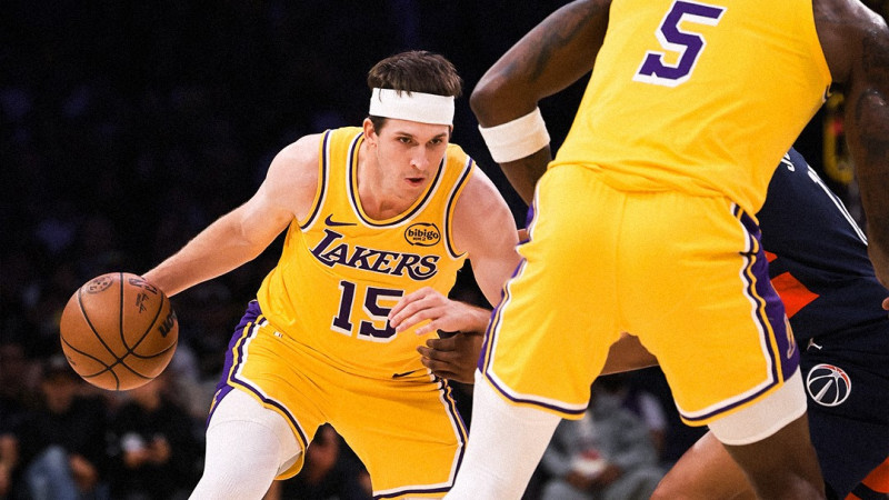 "Lakers" vēl viens sāpīgs zaudējums – Rīvss izlaidīs regulārās sezonas atlikušo daļu