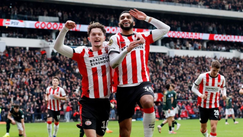 PSV izcīna trešo Nīderlandes titulu pēc kārtas, taču kapteinim Pasaules kauss ies secen