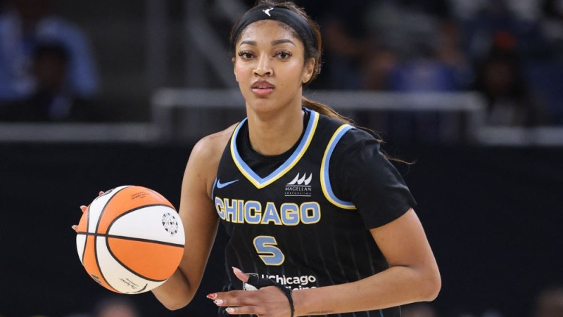 WNBA jaunā zvaigzne Rīsa pēc otrās sezonas līgā tiek aizmainīta