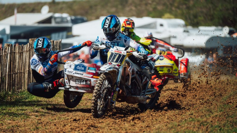 Pasaules čempionātu blakusvāģu motokrosā gatavojas uzsākt 27 ekipāžas