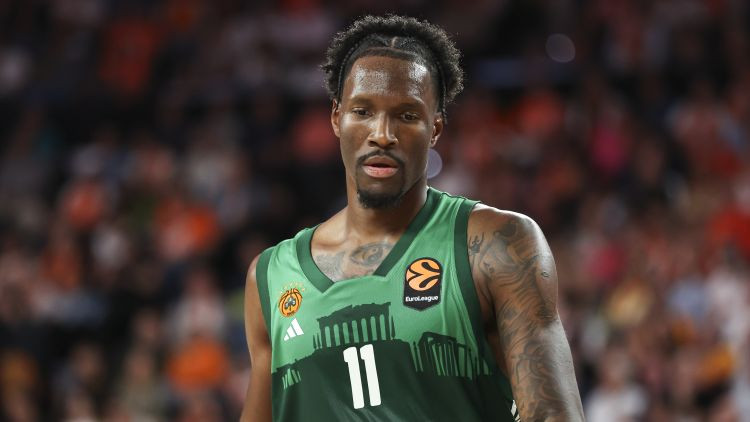 "Fenerbahce" uzvar bez Žagara, "Panathinaikos" līksmo pagarinājuma pēdējā sekundē