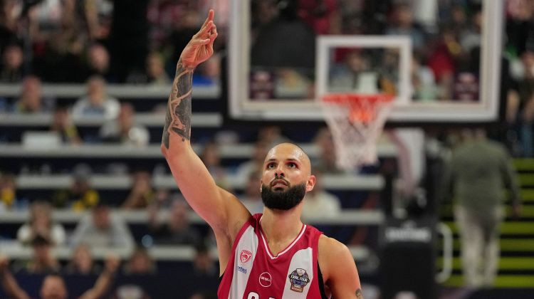 Pirejas "Olympiacos" smagā cīņā pēc 13 gadu pauzes atgriežas Eirolīgas tronī