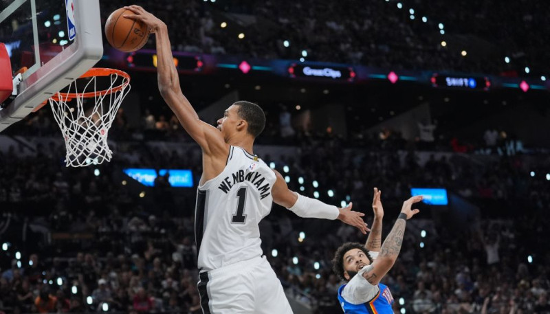 Vembijam 33, "Spurs" notur čempioni zem 85 punktiem