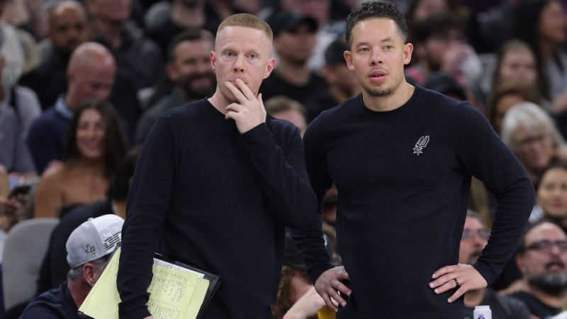 "Magic" galvenā trenera amatam izvēlas "Spurs" aizsardzības speciālistu