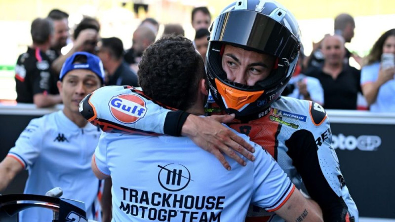 Fernandesam pirmā sprinta uzvara "MotoGP" karjerā