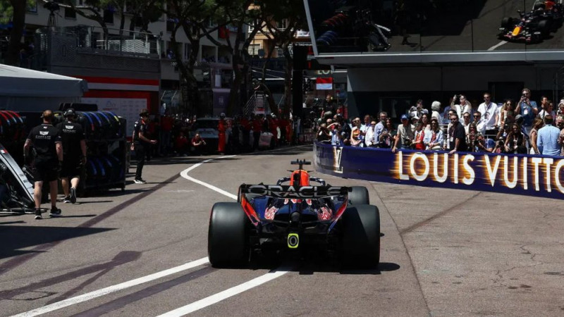 "Red Bull" identificē Verstapena izstāšanās iemeslu un veiks motora maiņu