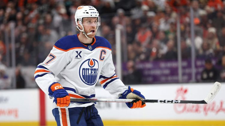 NHL paziņo simboliskos sastāvus, Makdeivids sesto reizi pirmajā izlasē