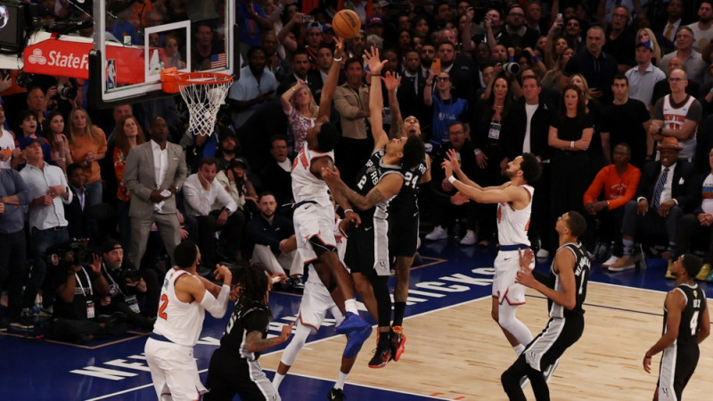 Ņujorkas ''Knicks'' iespēja Sanantonio noslēgt NBA sezonu un tikt pie trešā titula vēsturē