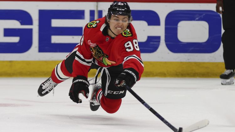 ''Blackhawks'' superzvaigzne tiek pie viena no ienesīgākajiem līgumiem NHL