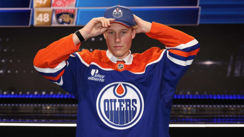 Bez Šmita un Mūrnieka, bet ar NHL draftēto Bērzkalnu: Latvijas U20 sāk gatavošanos turnīram