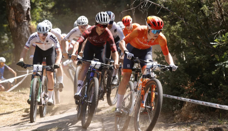 Pivors Eiropas junioru čempionātā MTB XCO krosā finišē 40. vietā