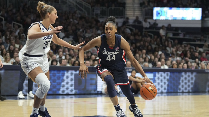 TTT pievienojas NCAA čempione no leģendāras komandas